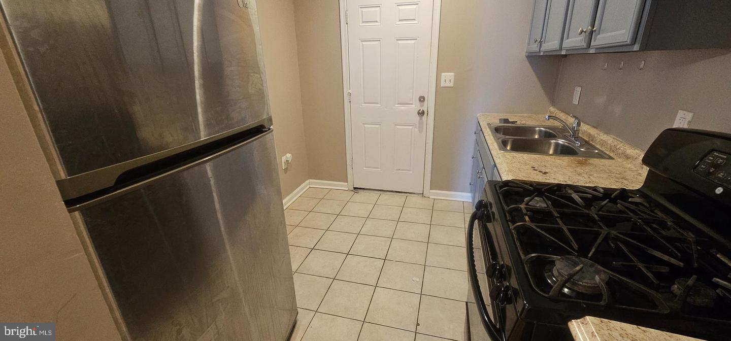 2548 Oswego Ave Property Photo 7