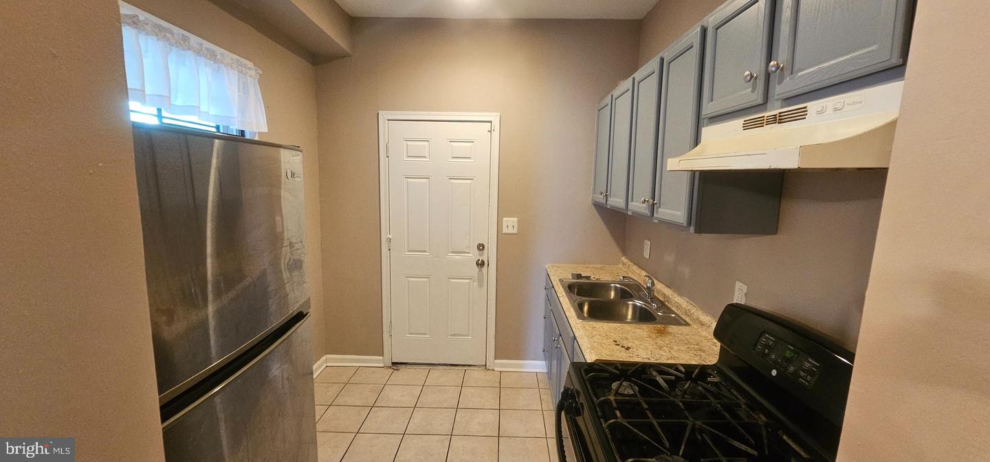 2548 Oswego Ave Property Photo 8