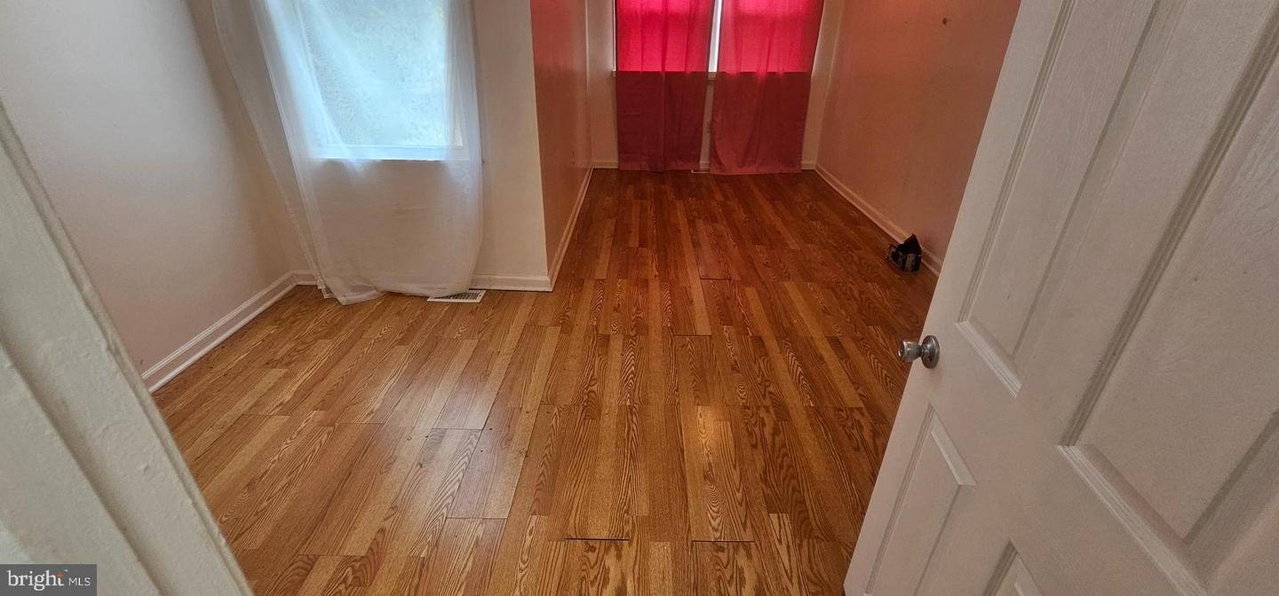 2548 Oswego Ave Property Photo 12