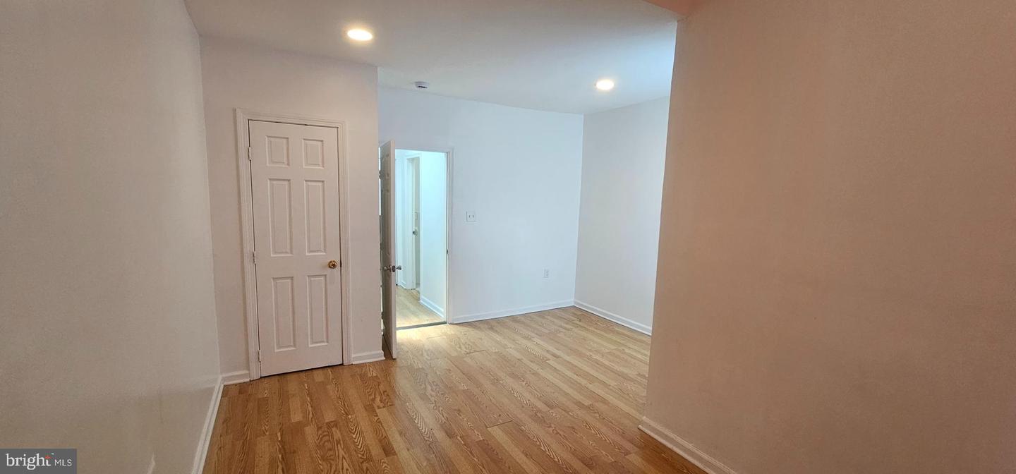2548 Oswego Ave Property Photo 13