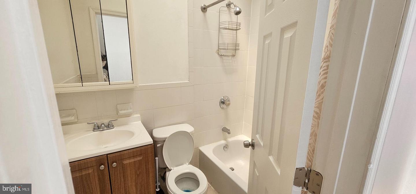 2548 Oswego Ave Property Photo 15