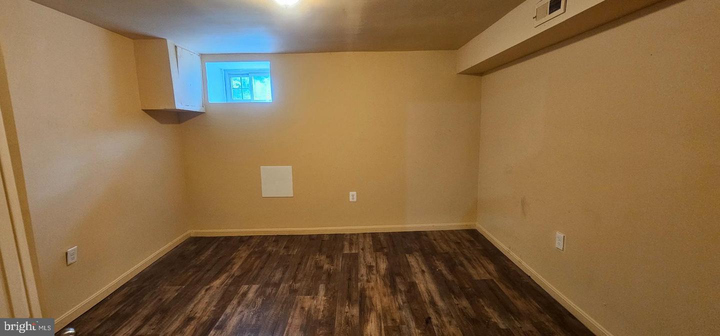 2548 Oswego Ave Property Photo 21