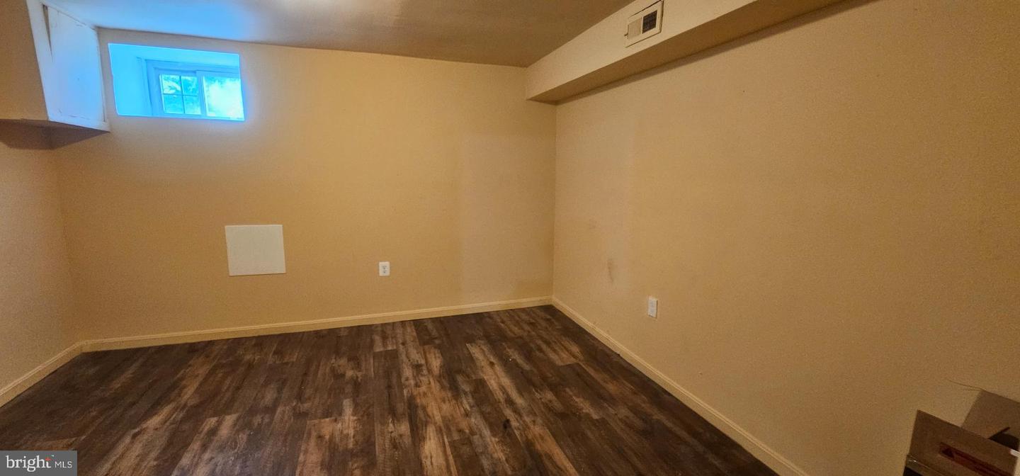 2548 Oswego Ave Property Photo 22