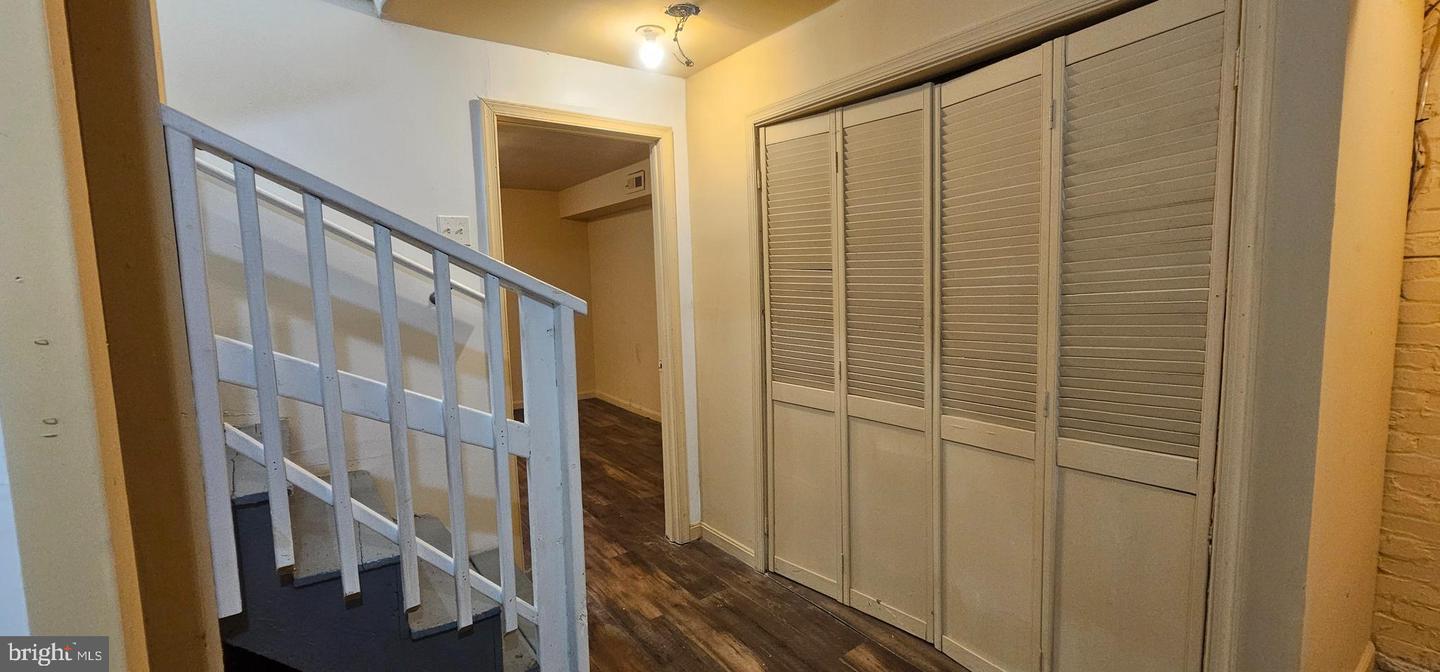 2548 Oswego Ave Property Photo 26
