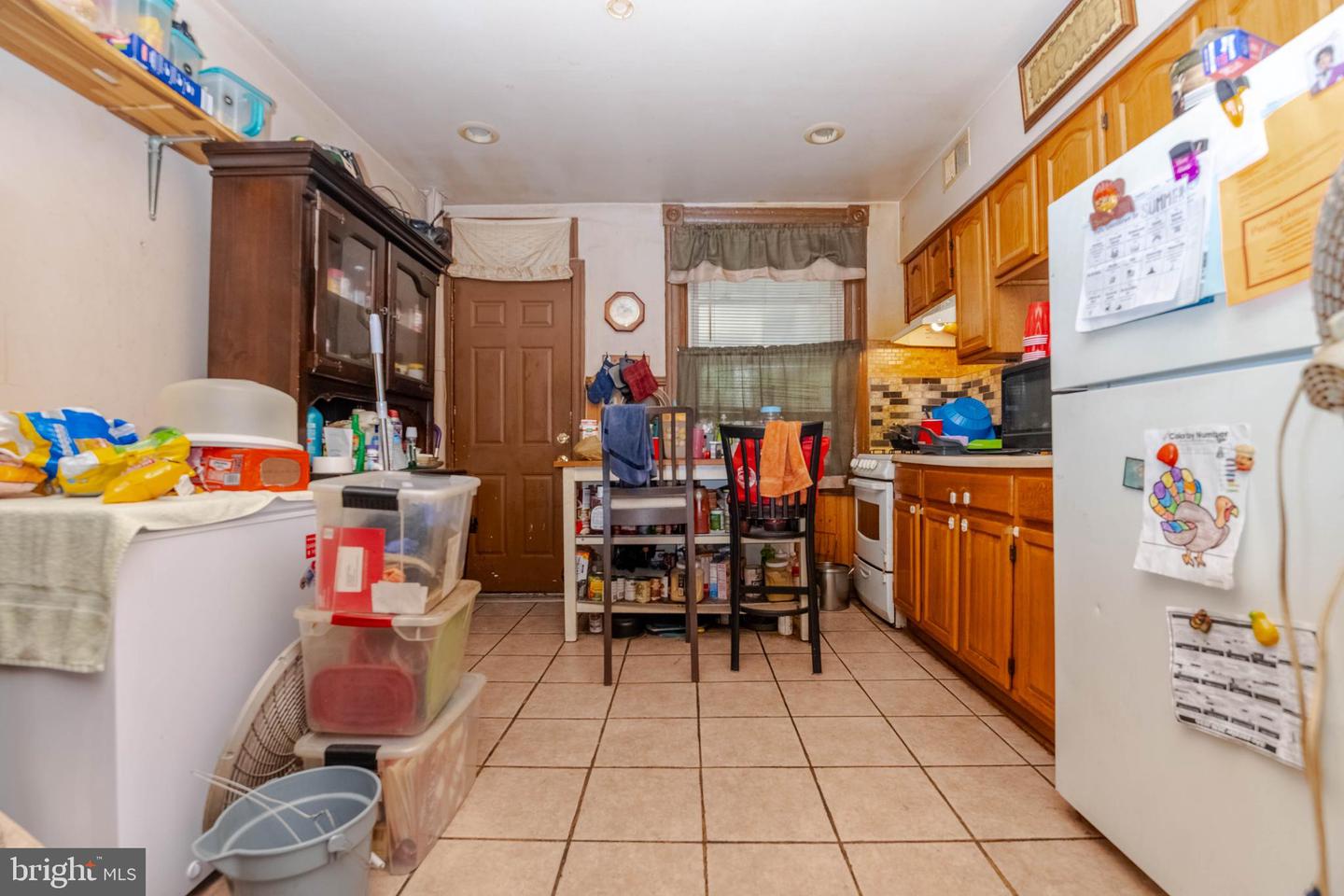 120 N Glover St Property Photo 4