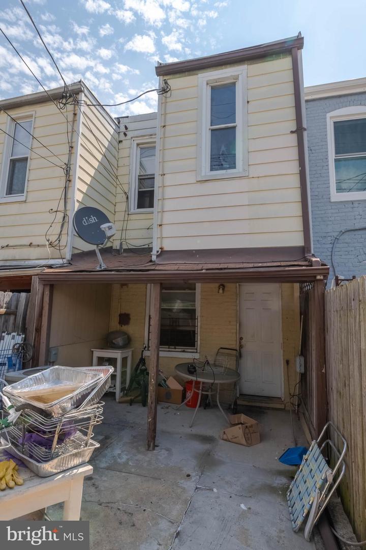 120 N Glover St Property Photo 15