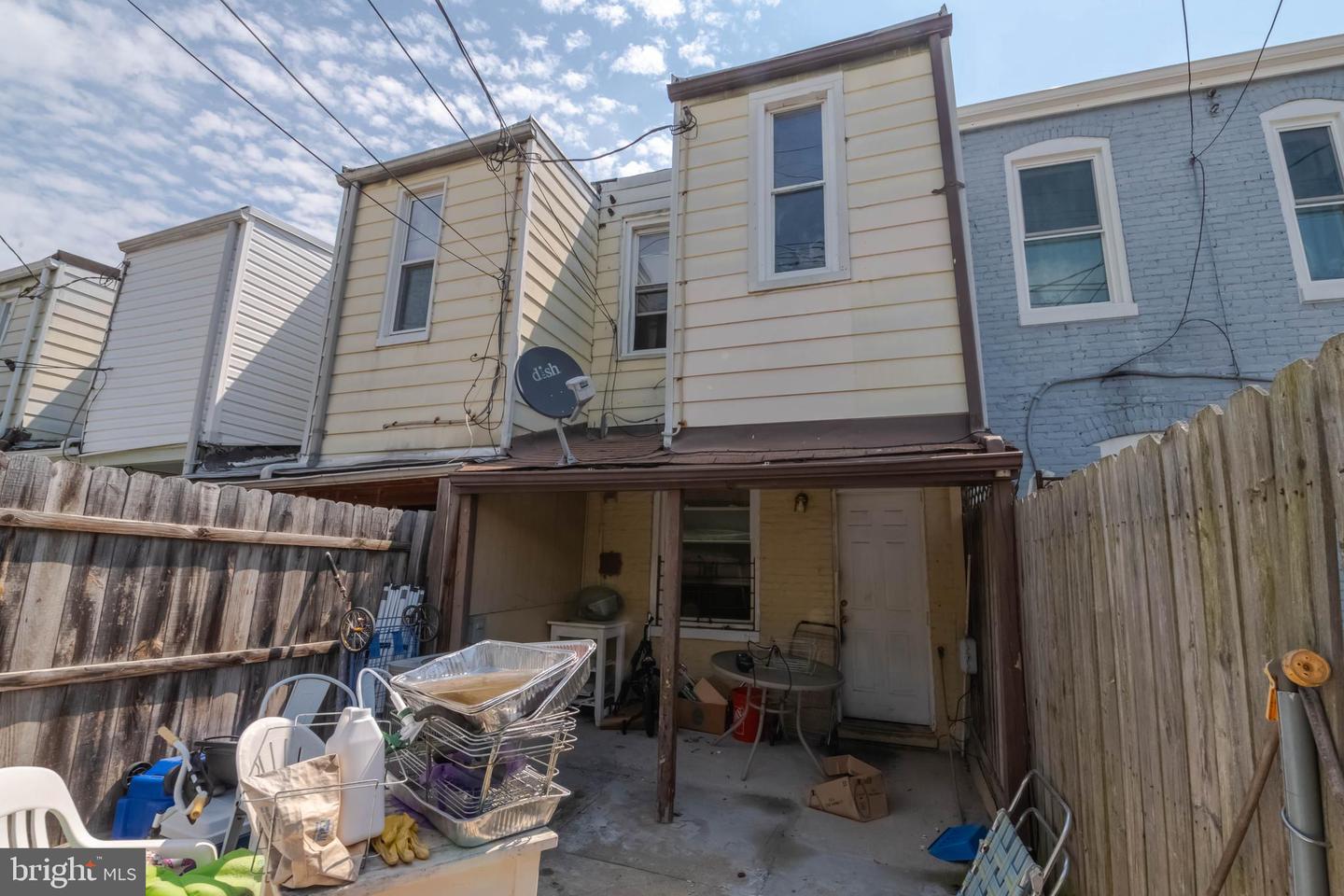120 N Glover St Property Photo 16
