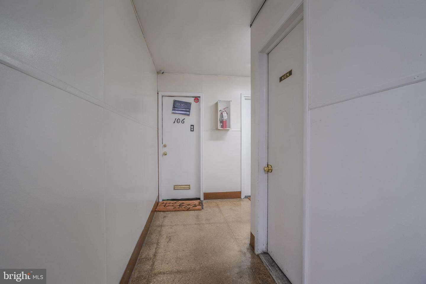5900 York Road Property Photo 3