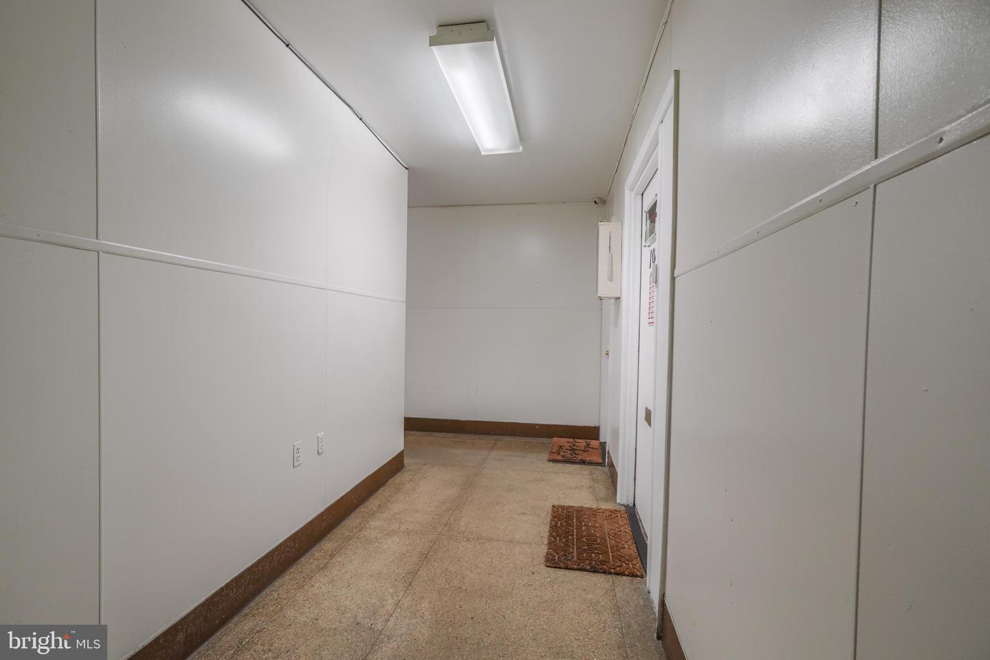 5900 York Road Property Photo 4
