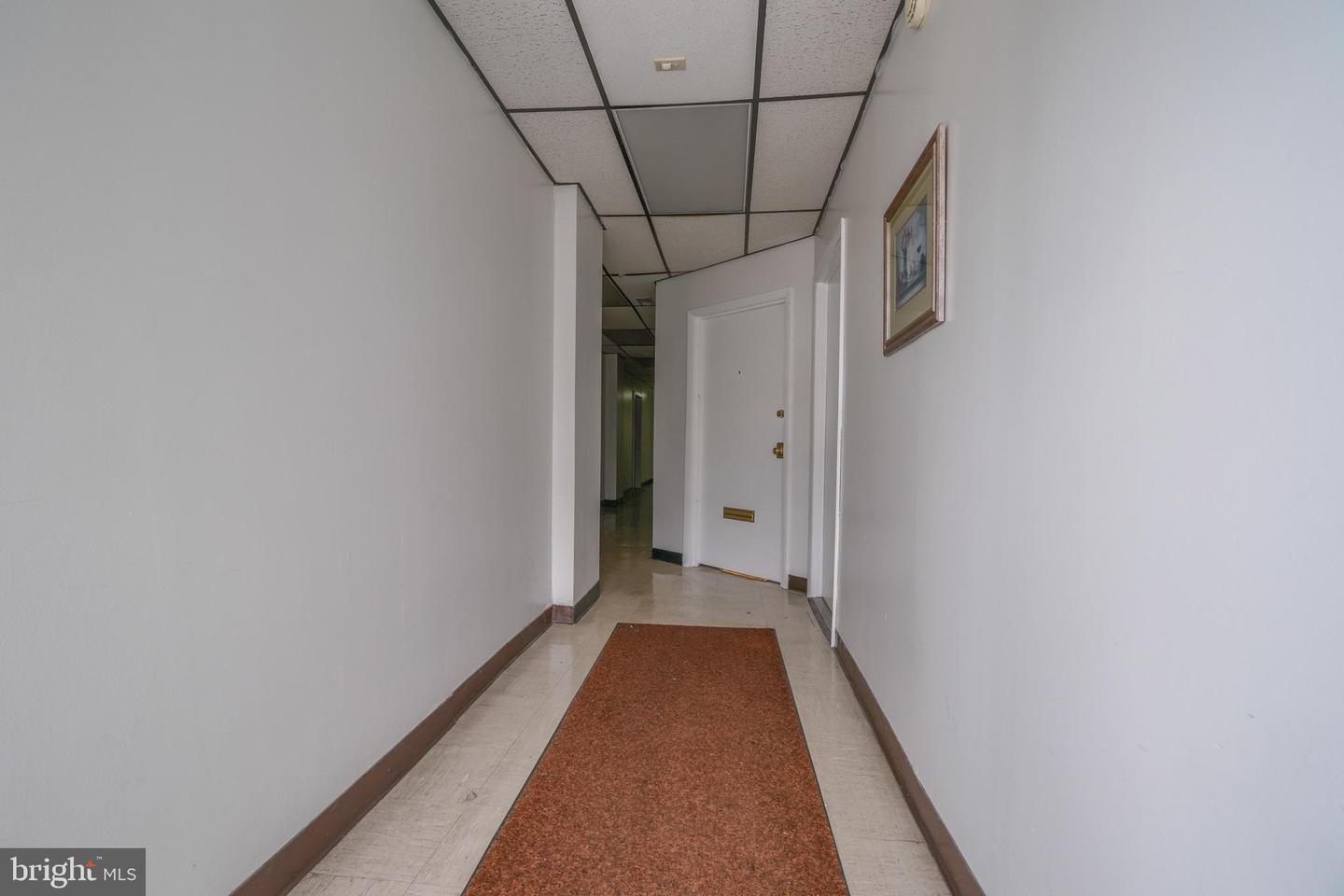 5900 York Road Property Photo 6
