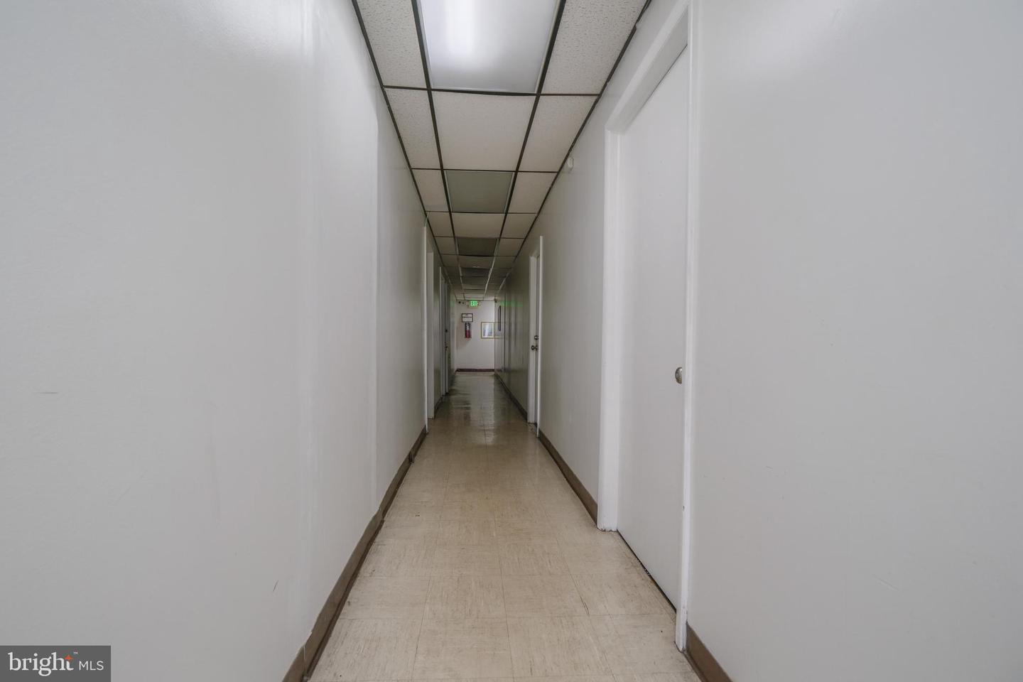 5900 York Road Property Photo 13