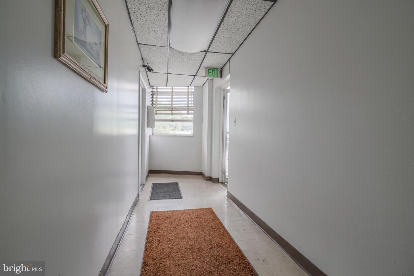 5900 York Road Property Photo 14