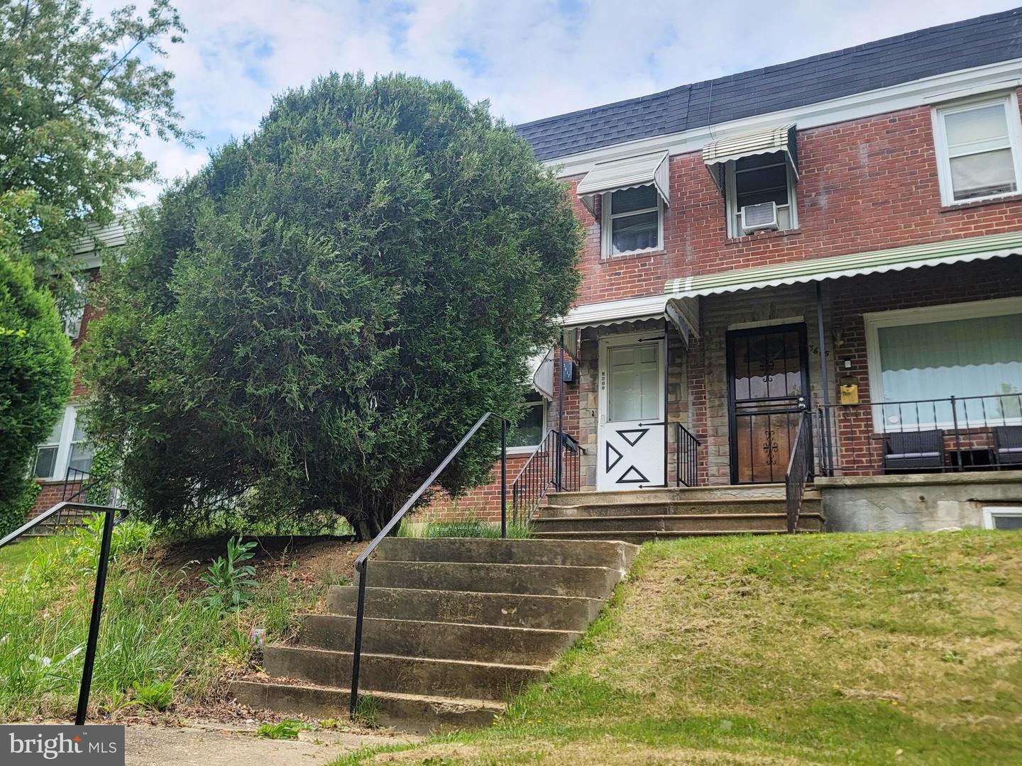 3617 KENYON AVE Property Photo 1
