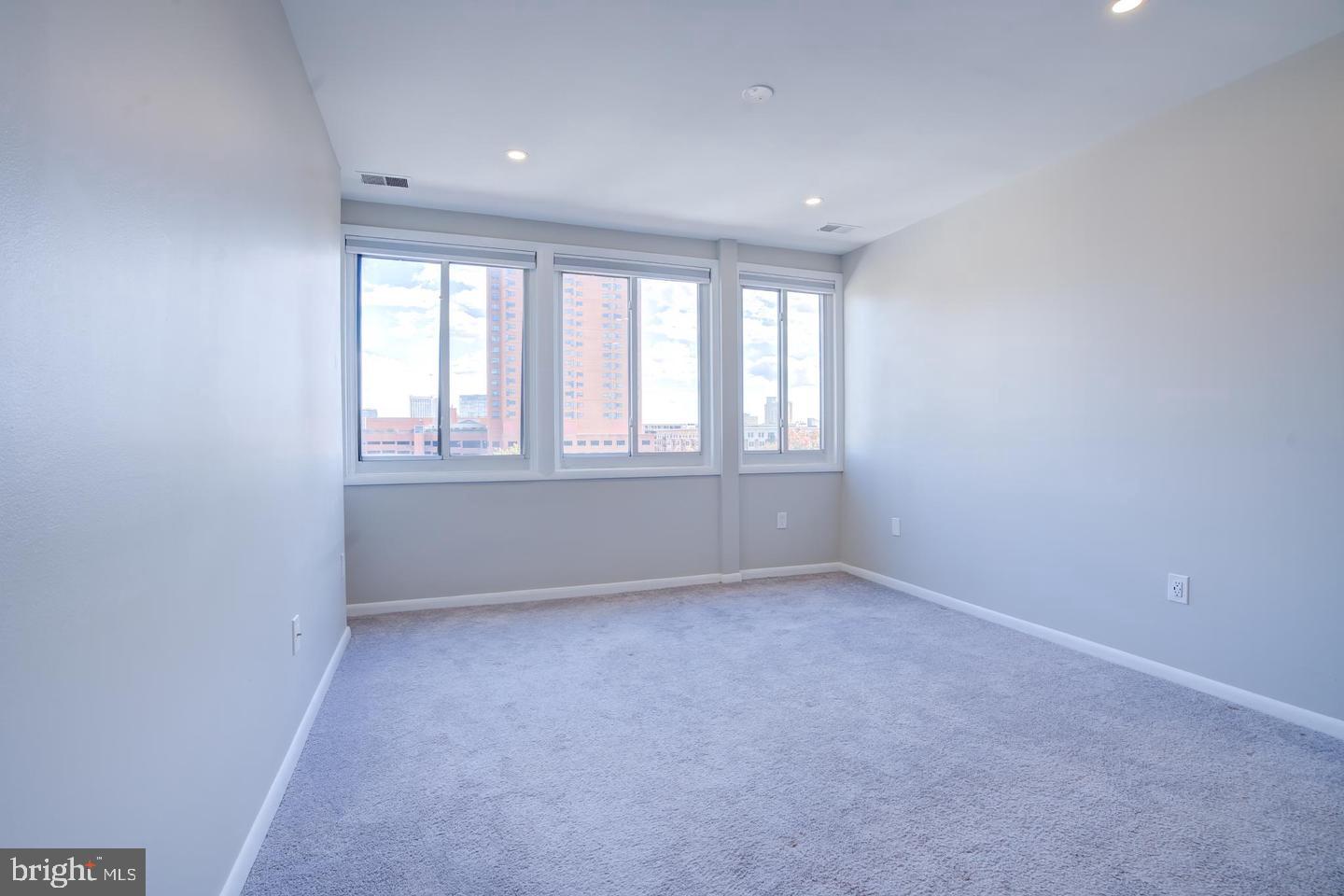 123 W Barre St #ph-3 Property Photo 8