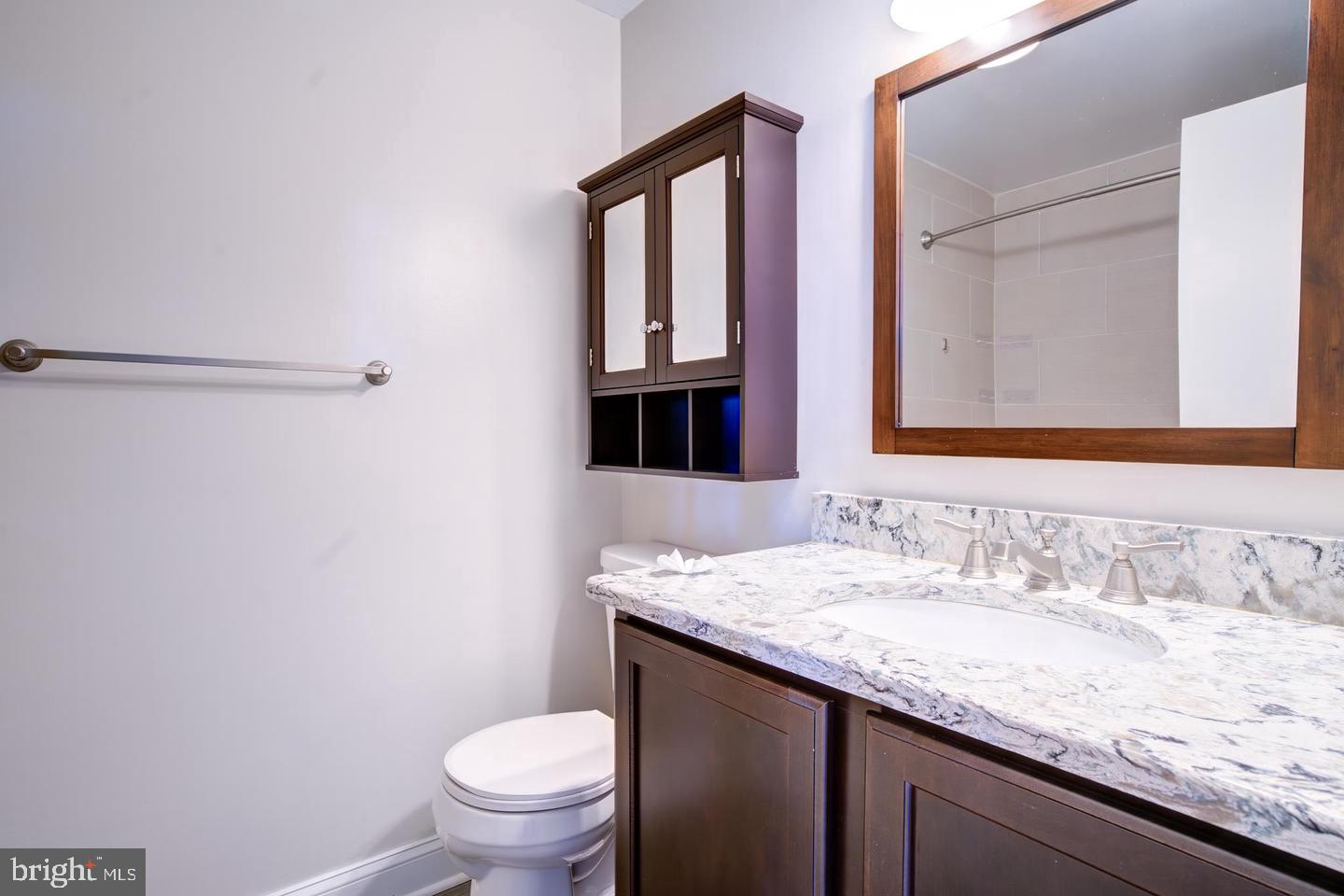 123 W Barre St #ph-3 Property Photo 9