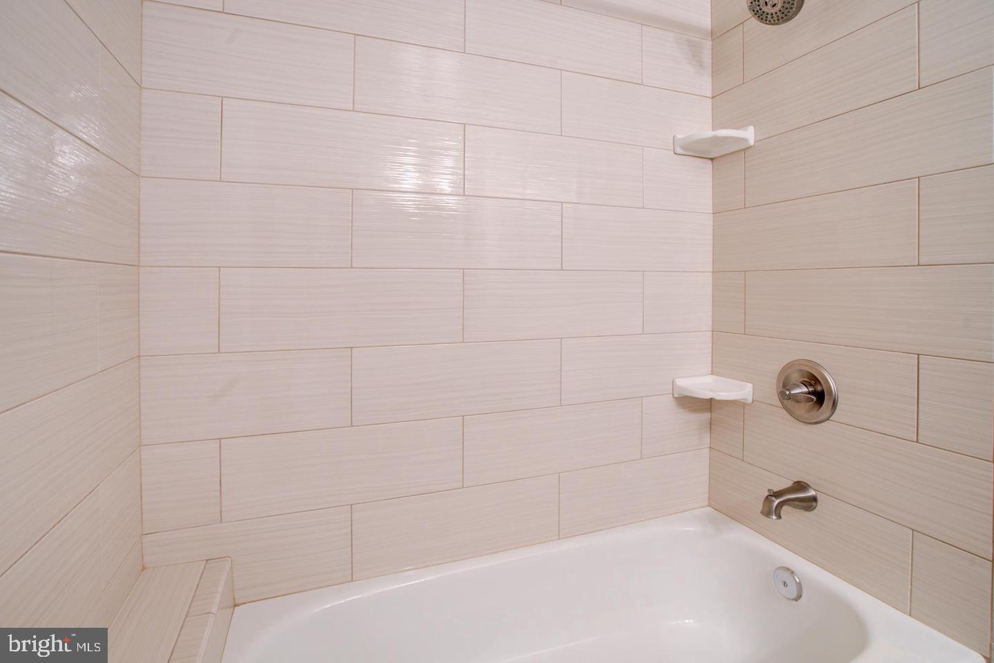 123 W Barre St #ph-3 Property Photo 13