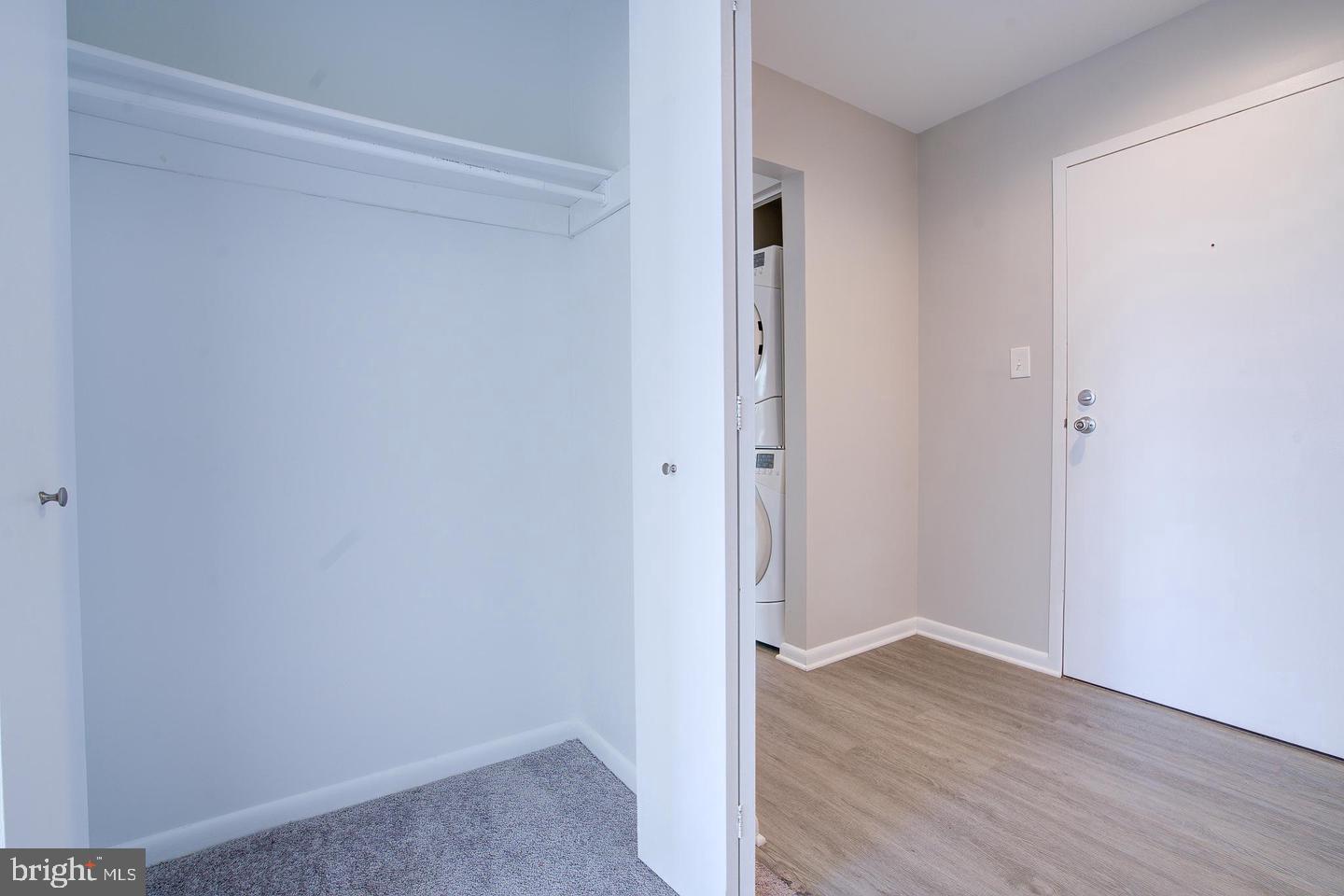 123 W Barre St #ph-3 Property Photo 17