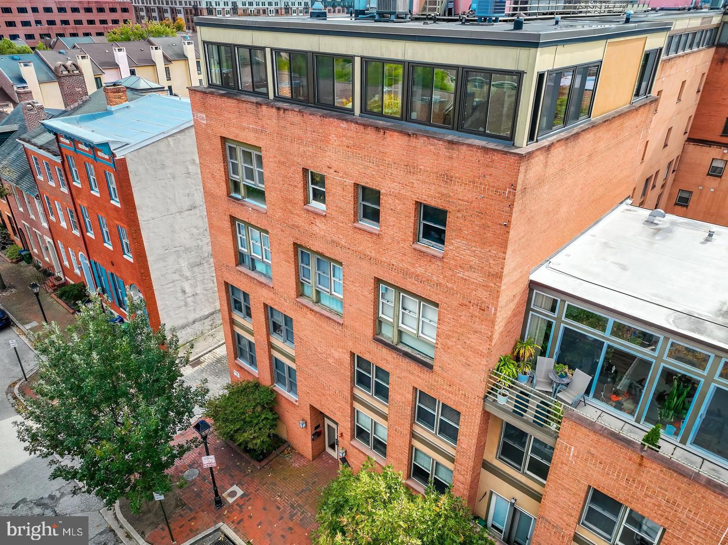 123 W Barre St #ph-3 Property Photo 23