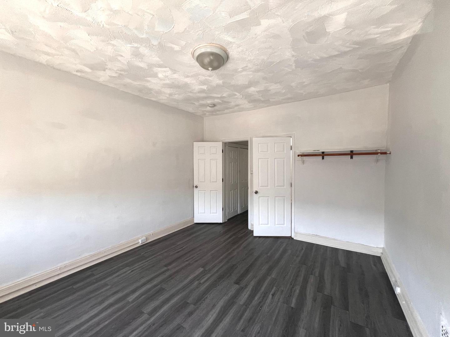 2514 E Madison St Property Photo 7