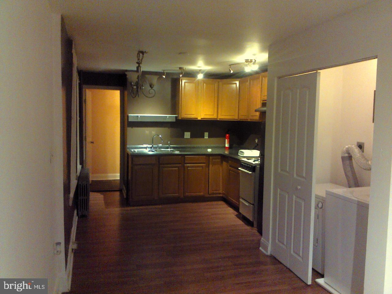2316 E Fairmount Ave Property Photo 2