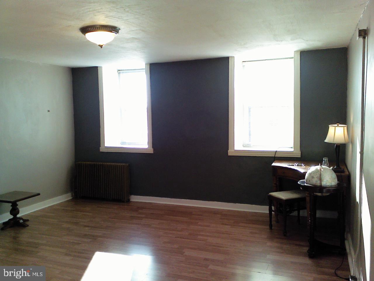2316 E Fairmount Ave Property Photo 6