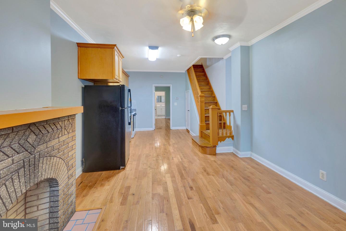 2425 Ashland Ave Property Photo 4