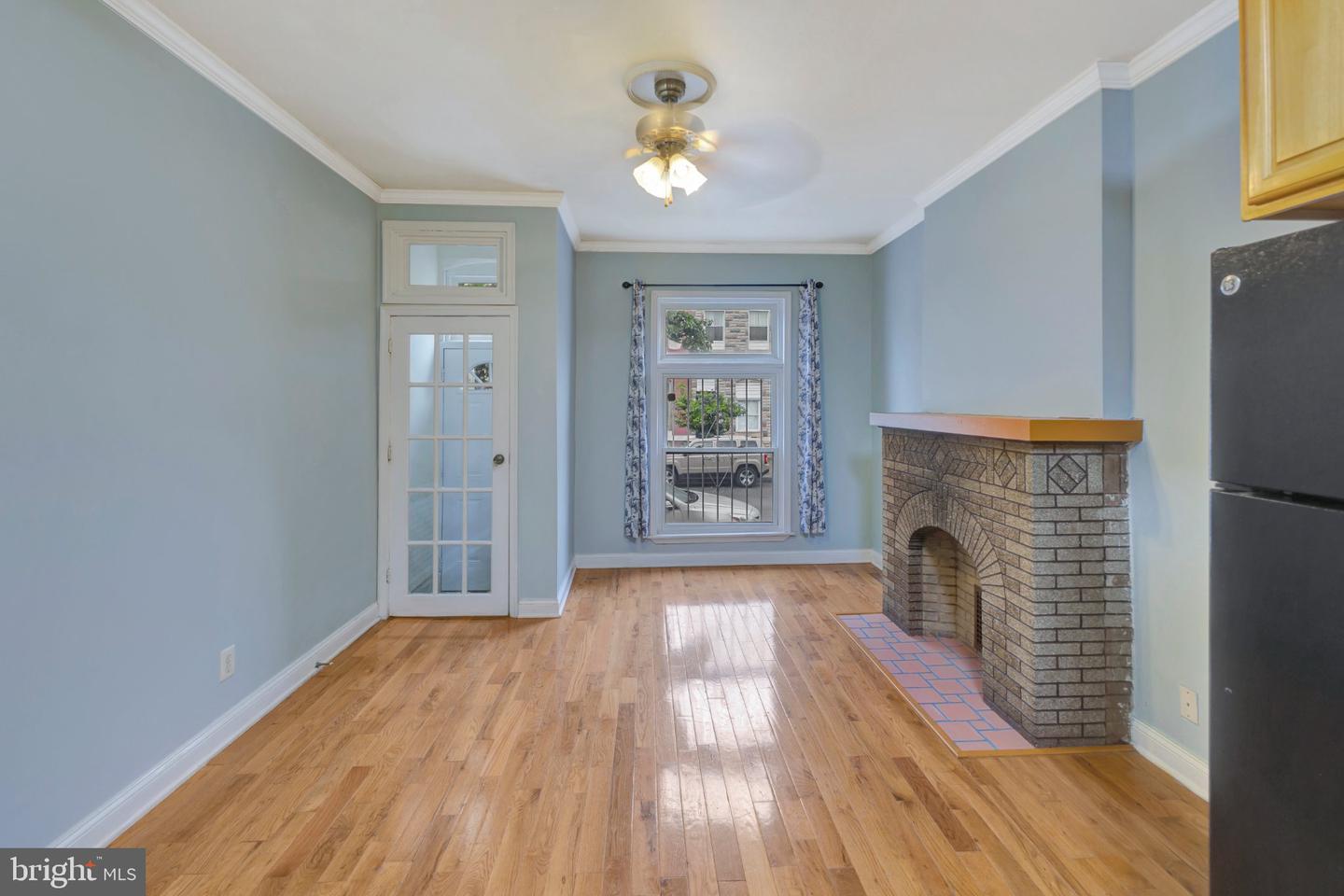 2425 Ashland Ave Property Photo 5