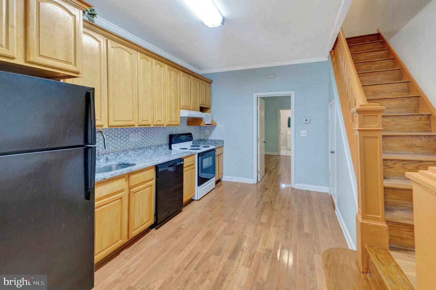2425 Ashland Ave Property Photo 6