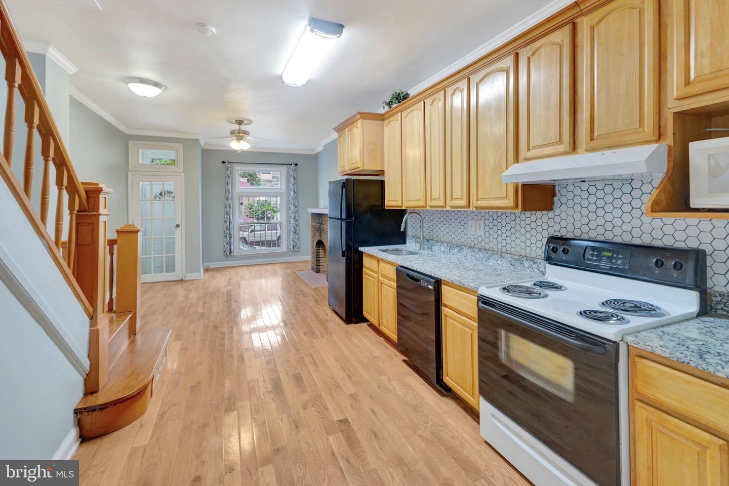 2425 Ashland Ave Property Photo 7