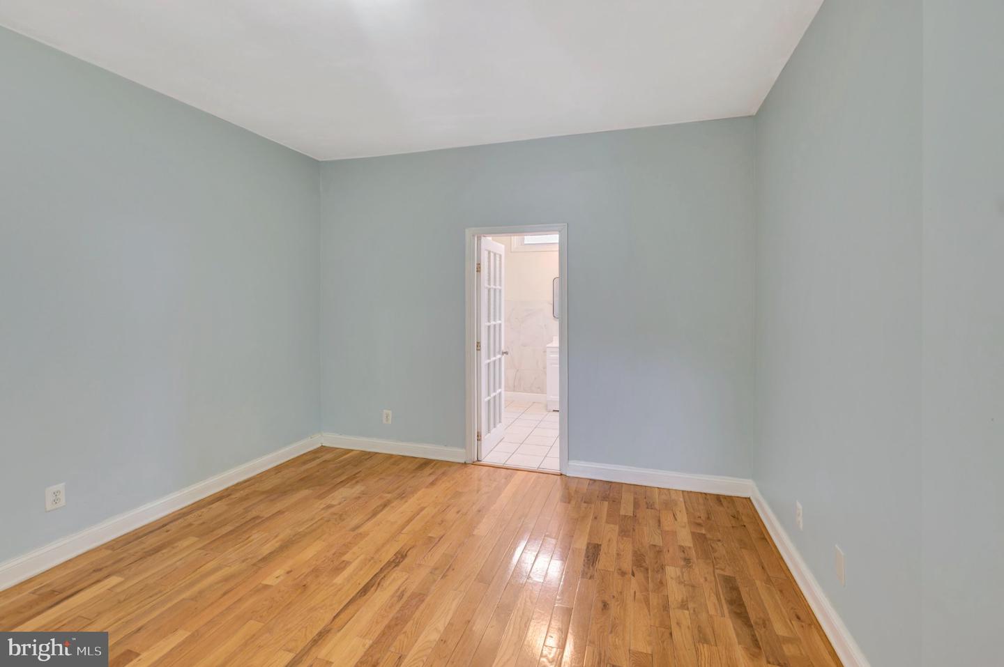 2425 Ashland Ave Property Photo 8