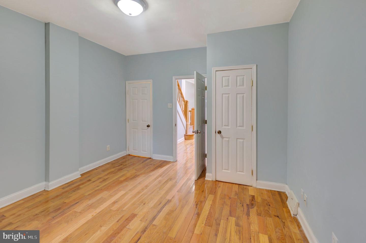 2425 Ashland Ave Property Photo 9