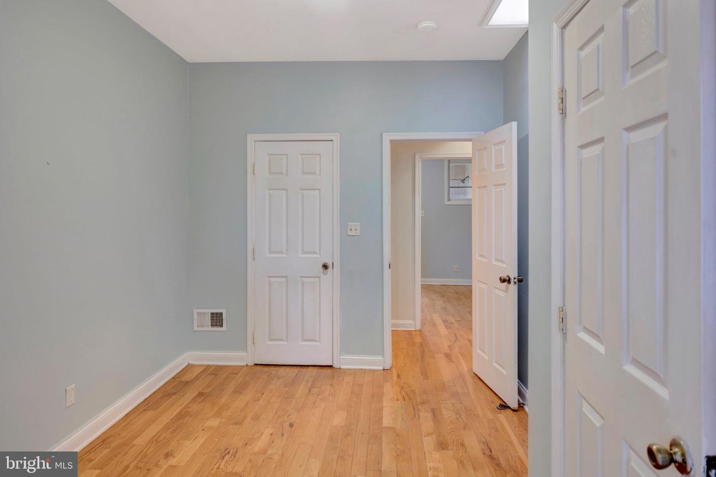 2425 Ashland Ave Property Photo 17