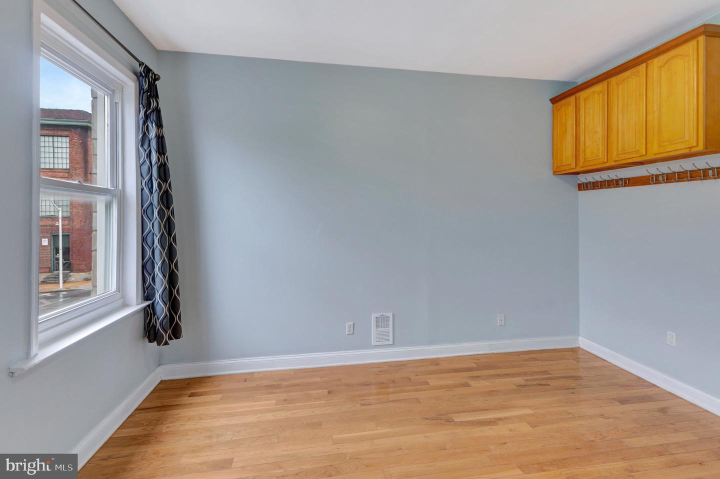2425 Ashland Ave Property Photo 20
