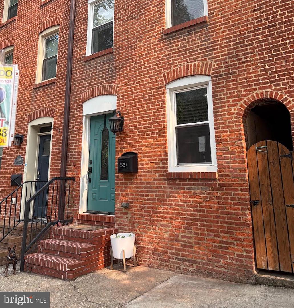 2220 FLEET ST Property Photo 1