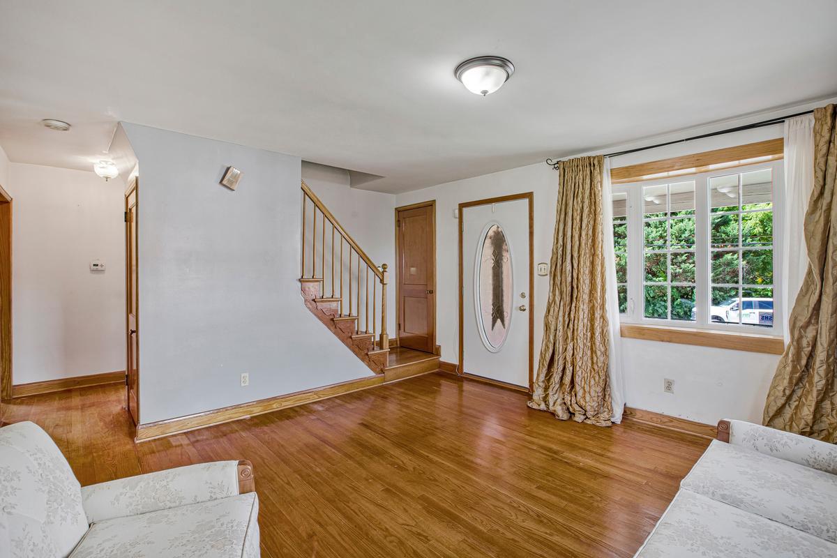 4708 Hamilton Ave Property Photo 3