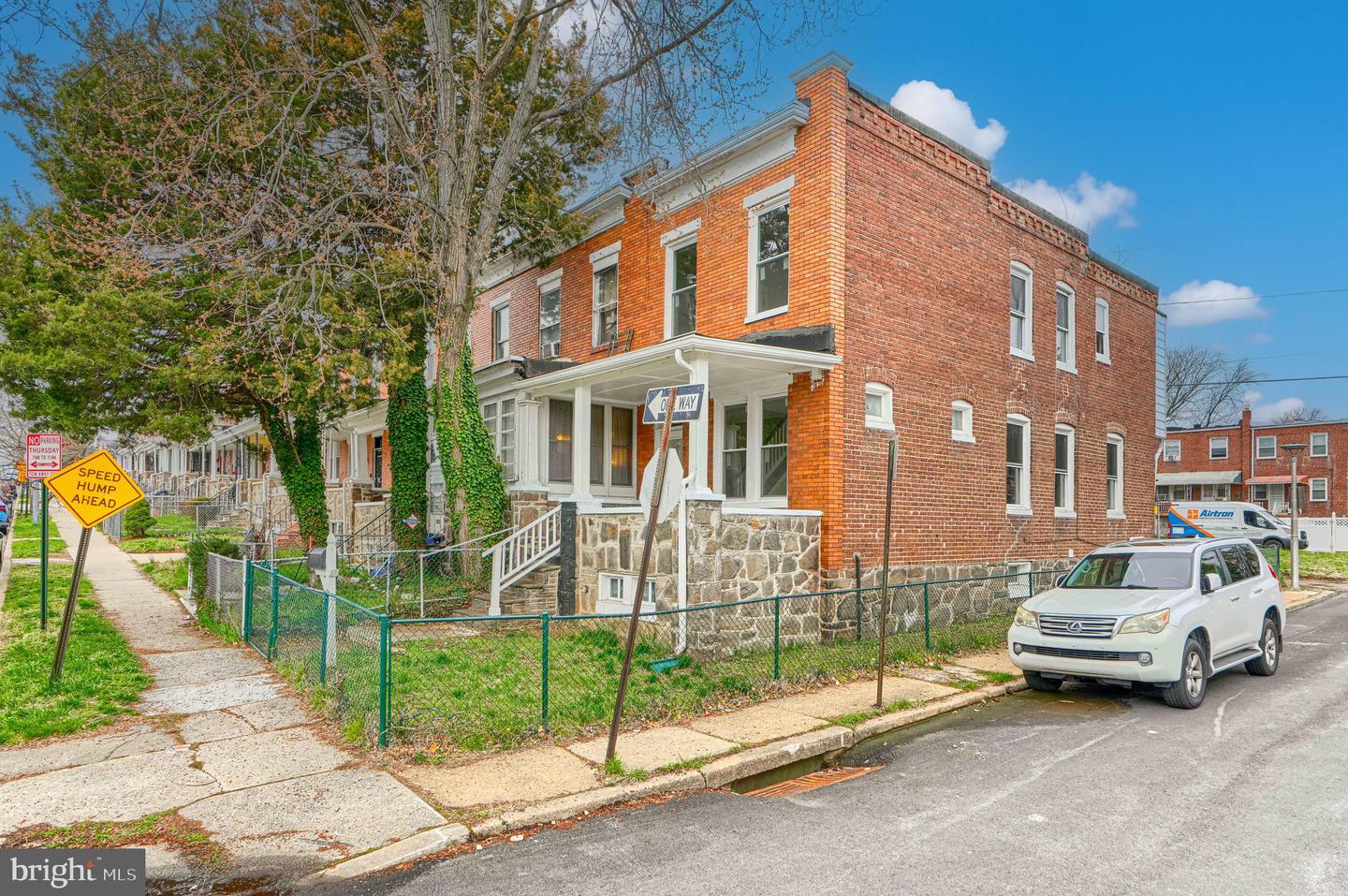 240 N Monastery Ave Property Photo 4
