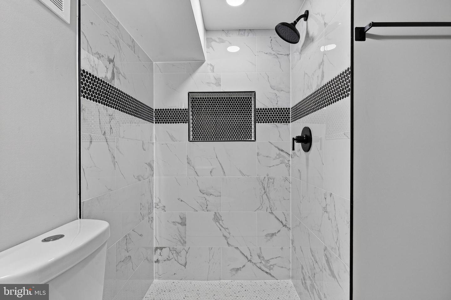 1006 E Preston St Property Photo 14