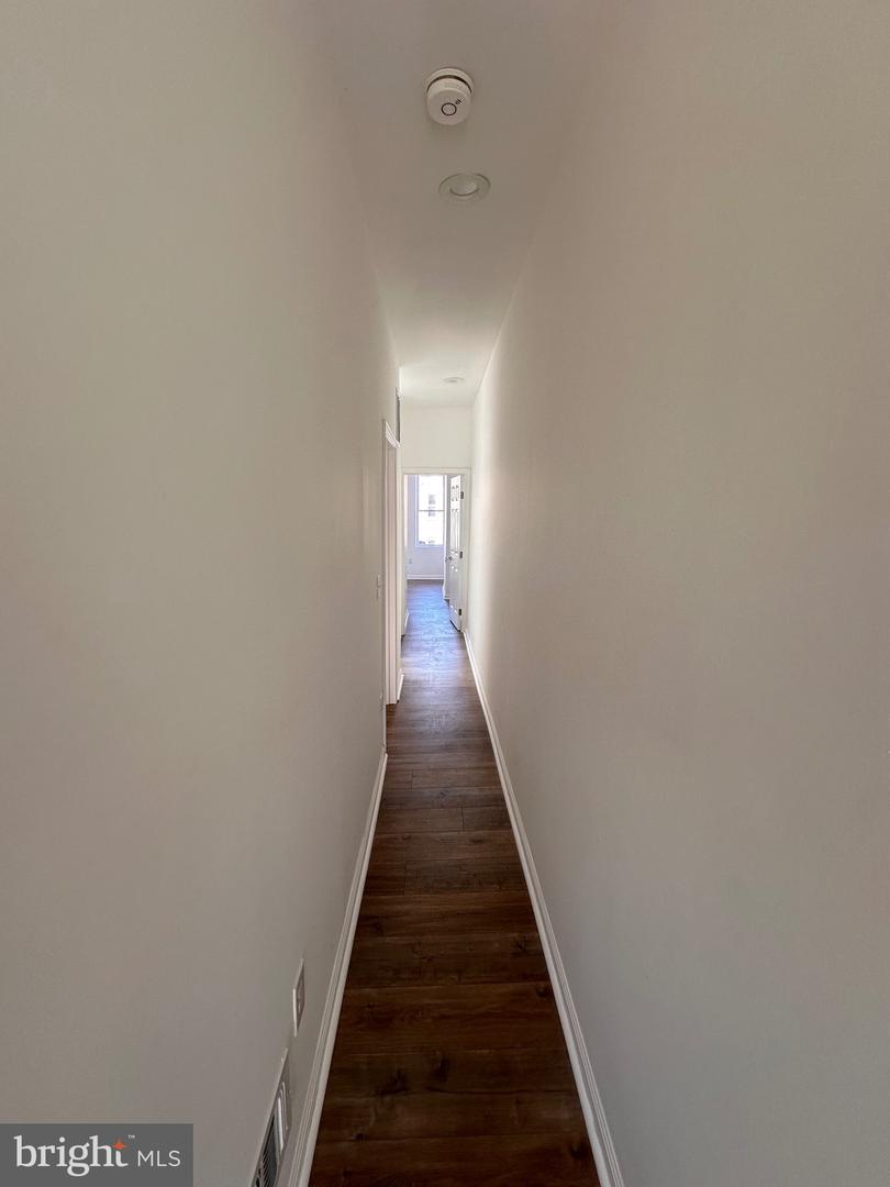 1911 Division St Property Photo 11