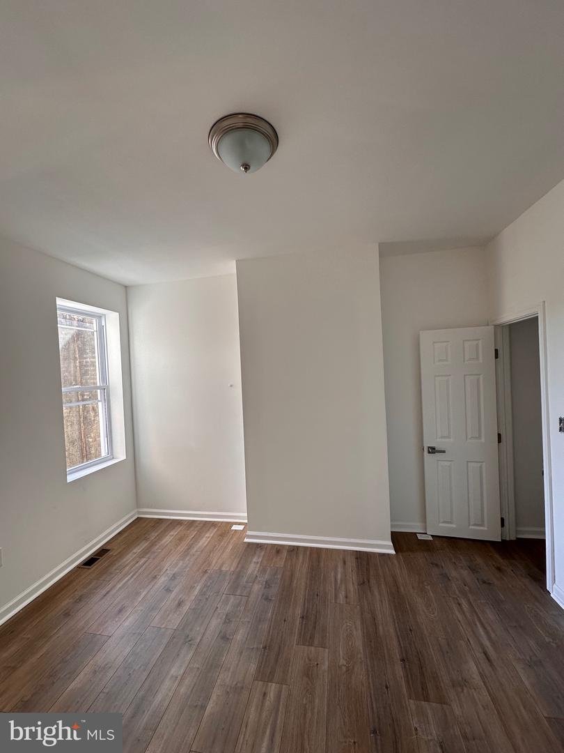 1911 Division St Property Photo 12