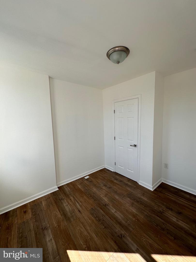 1911 Division St Property Photo 15