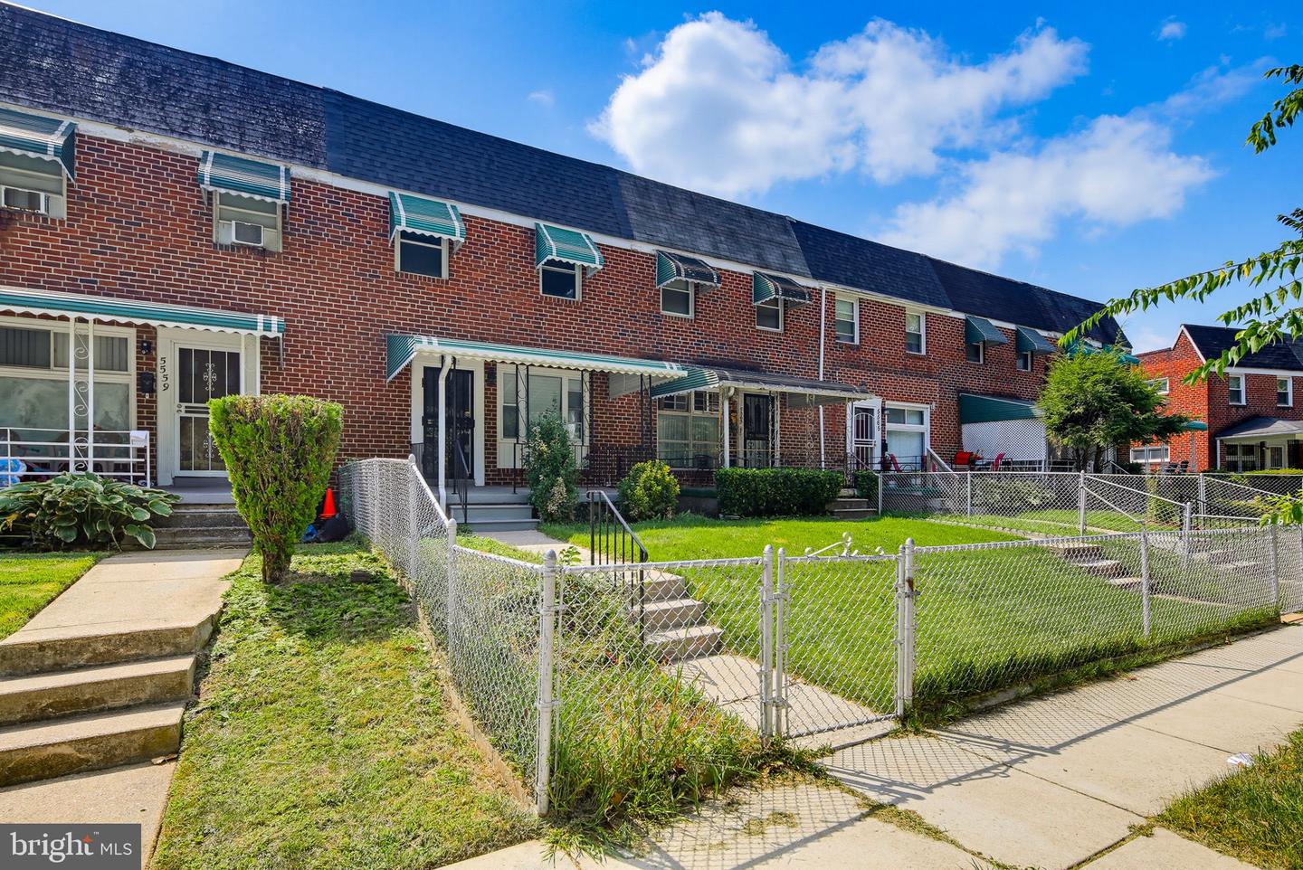 5561 Kennison Ave Property Photo 1