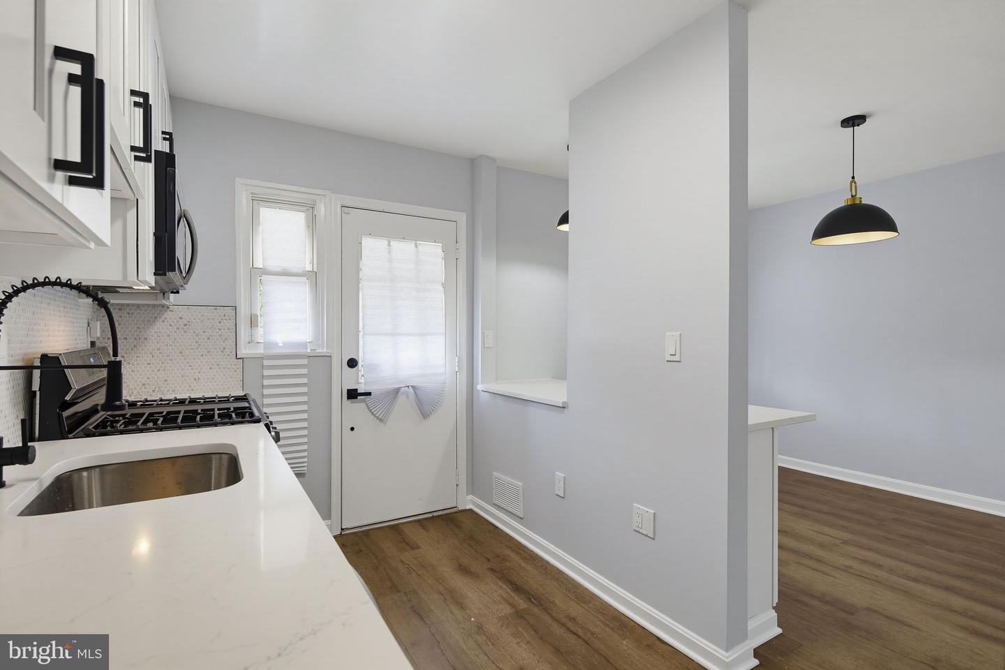 5561 Kennison Ave Property Photo 9