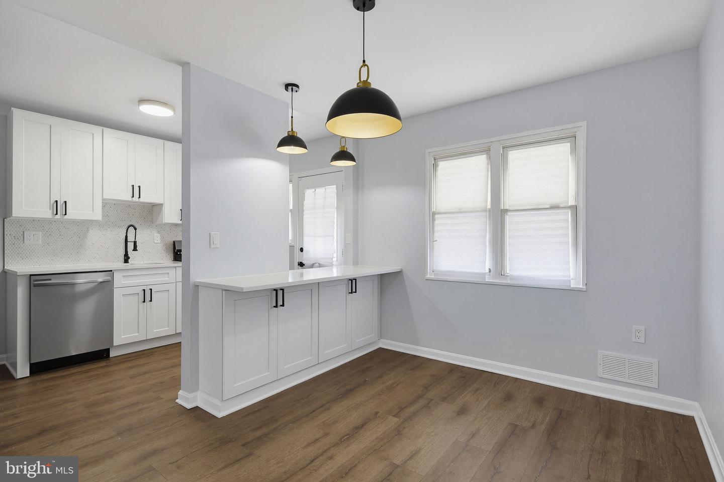 5561 Kennison Ave Property Photo 10