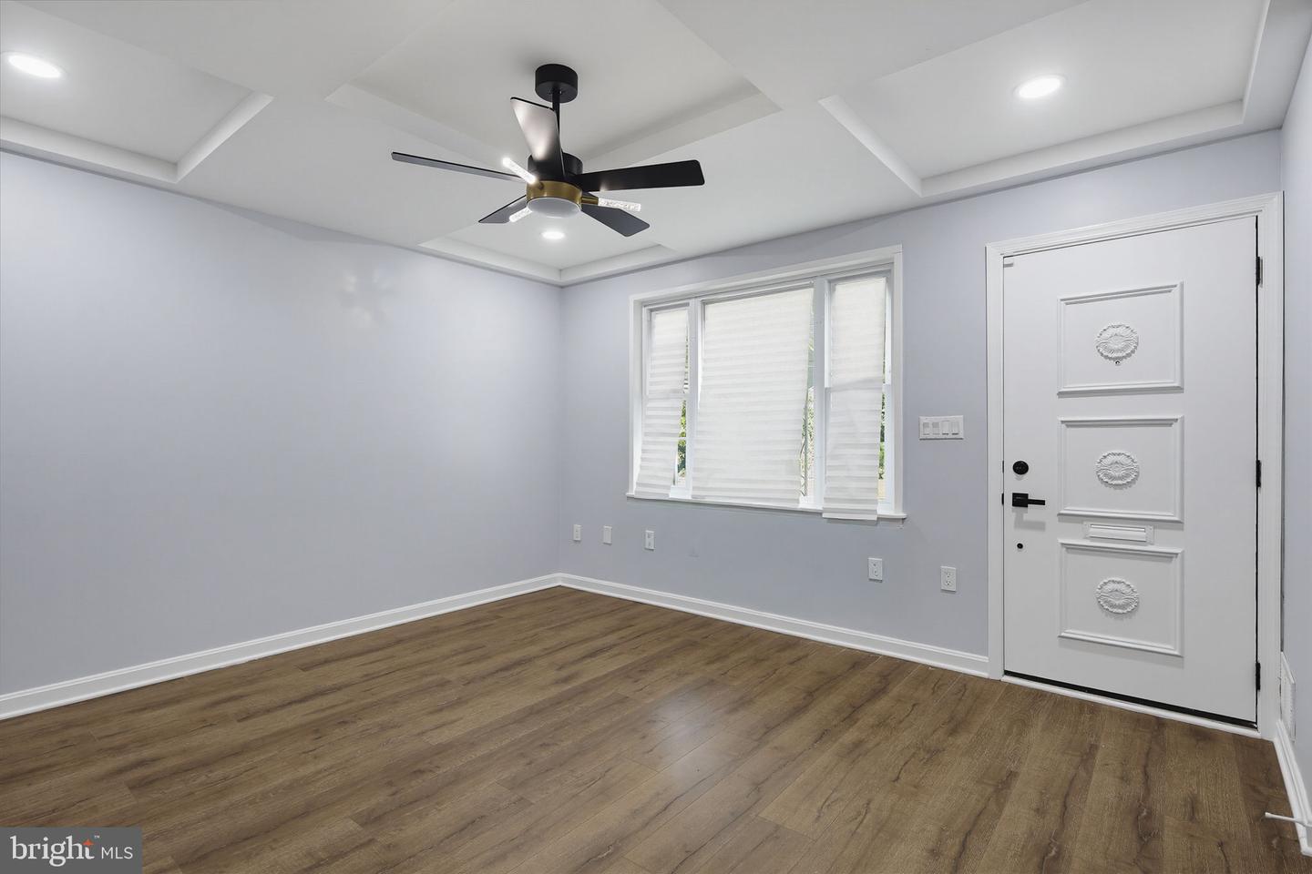 5561 Kennison Ave Property Photo 13