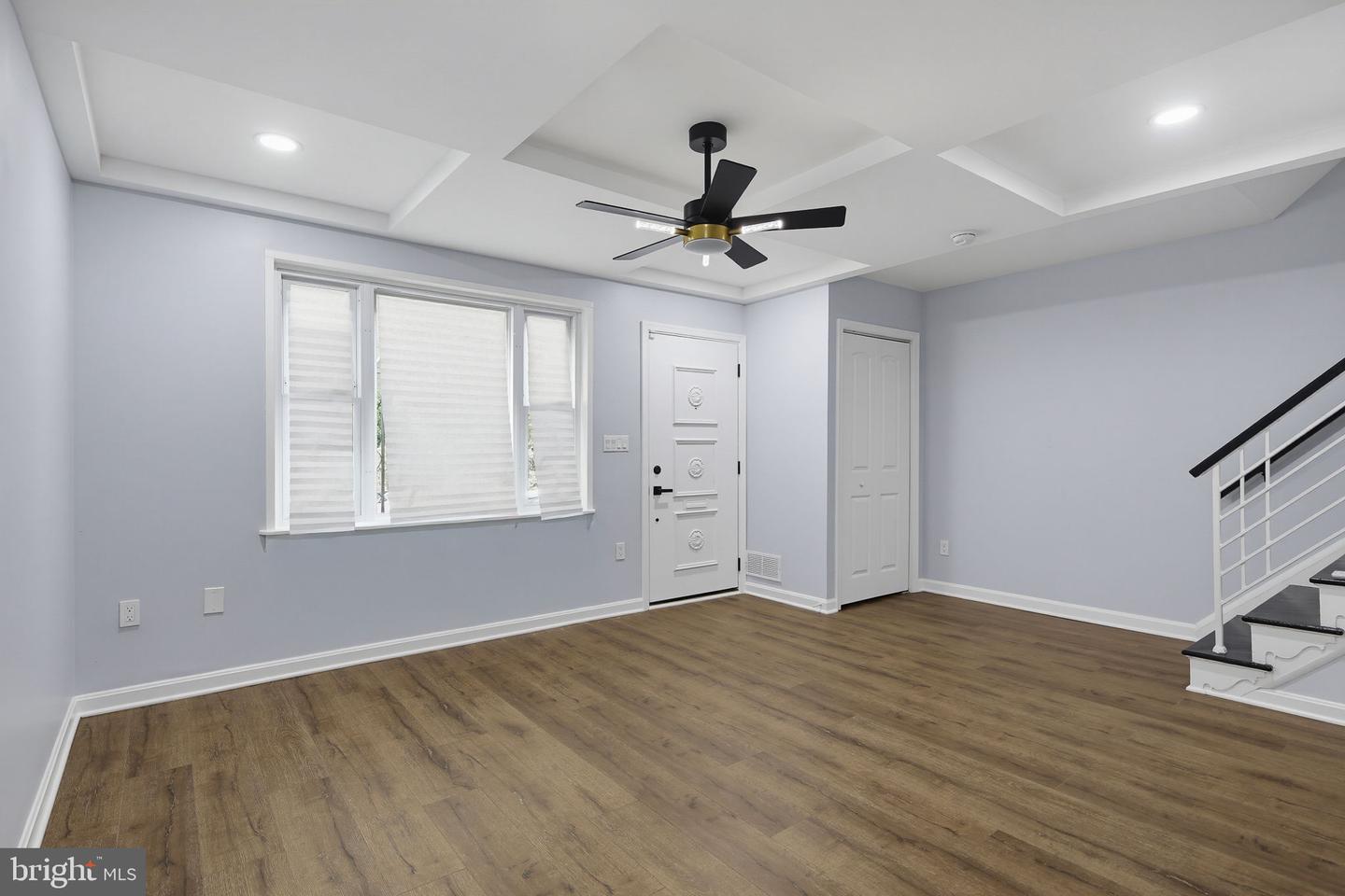 5561 Kennison Ave Property Photo 16