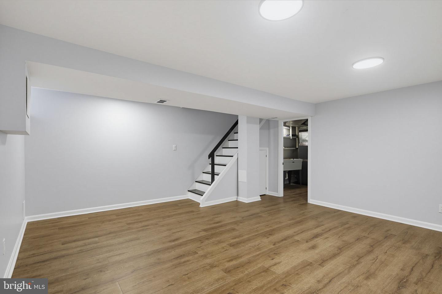 5561 Kennison Ave Property Photo 19