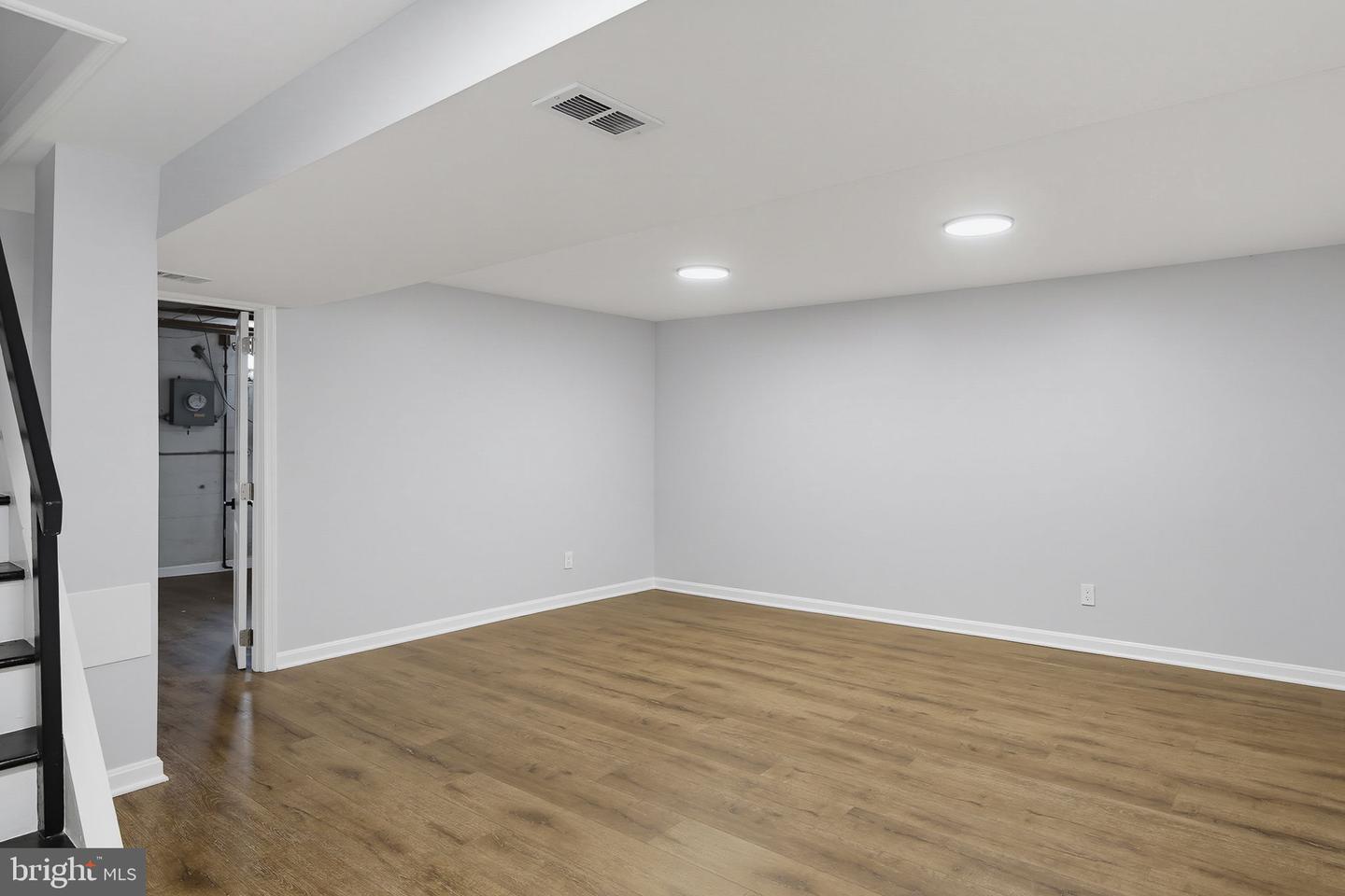 5561 Kennison Ave Property Photo 21