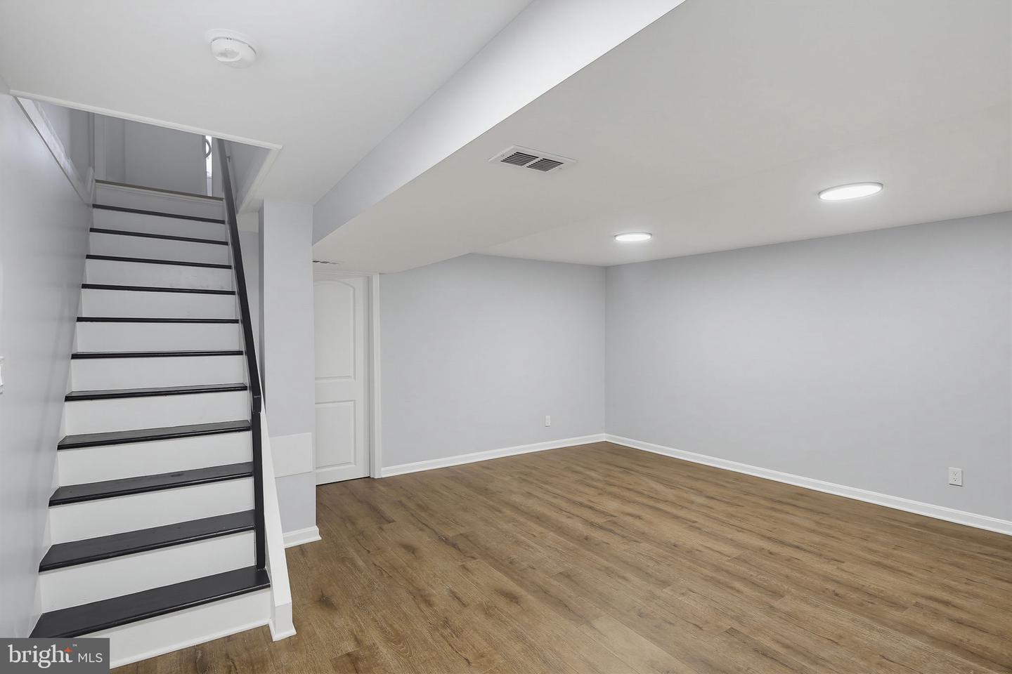 5561 Kennison Ave Property Photo 22
