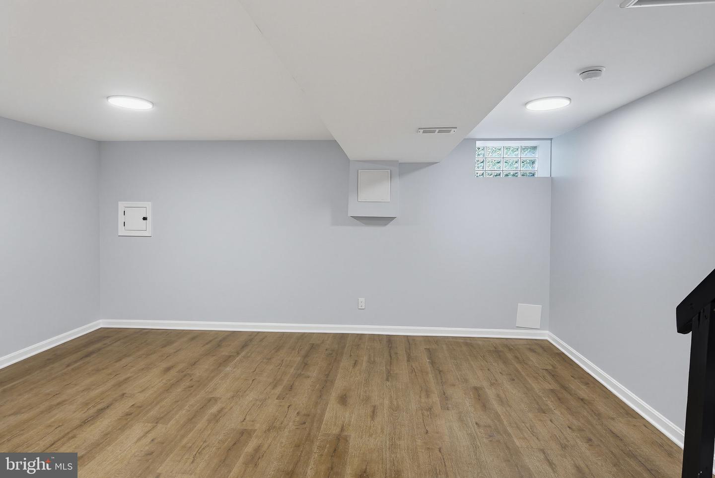 5561 Kennison Ave Property Photo 23