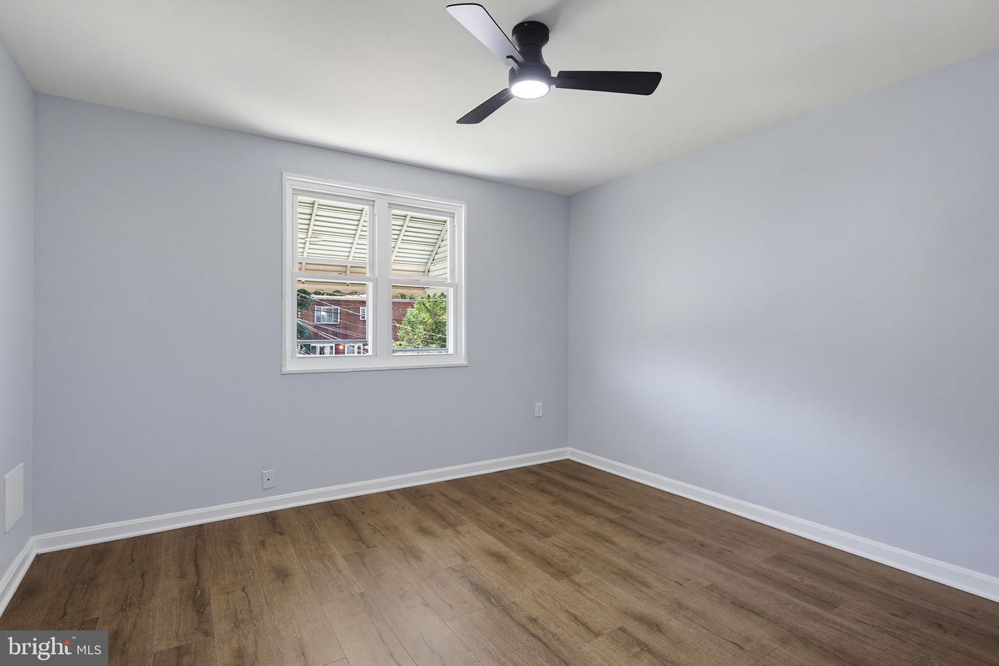 5561 Kennison Ave Property Photo 28